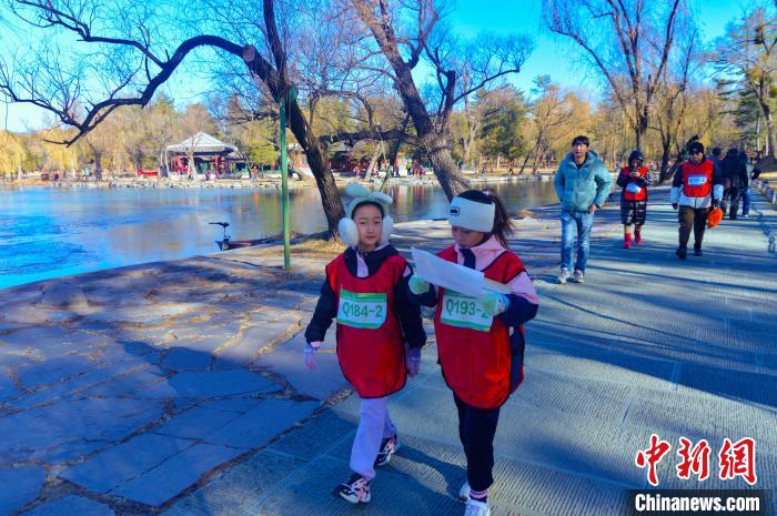 承德首届冬季城市定向穿越赛千人竞逐古韵今风