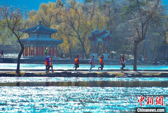 承德首届冬季城市定向穿越赛千人竞逐古韵今风