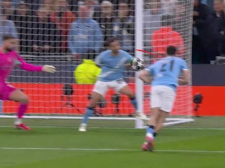 曼城门线手球判罚引争议，B席红牌是否合理？