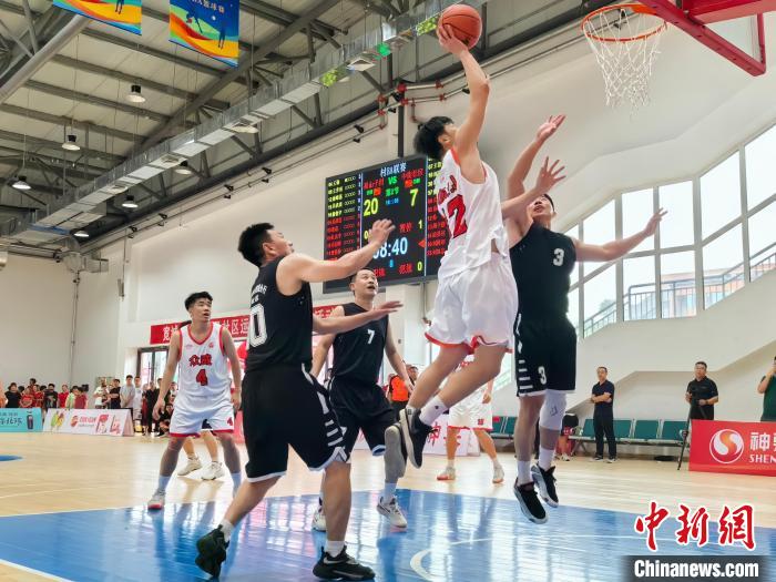 河北宽城首届村BA篮球赛点燃乡村热情
