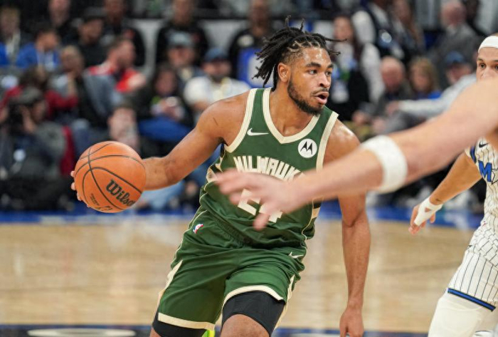 卡梅隆·托马斯遭雄鹿裁掉