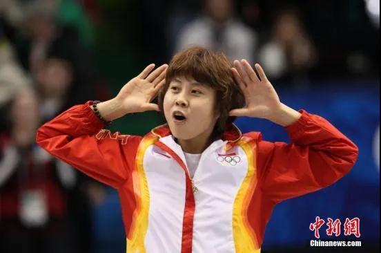 王濛股权遭冻结445万，工作室回应谣言