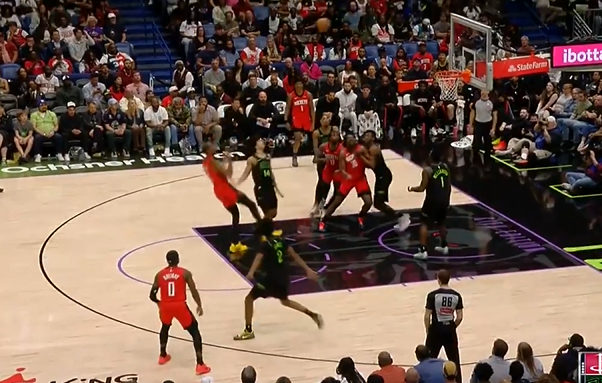 杜兰特第三节高效砍分引领火箭逆转鹈鹕