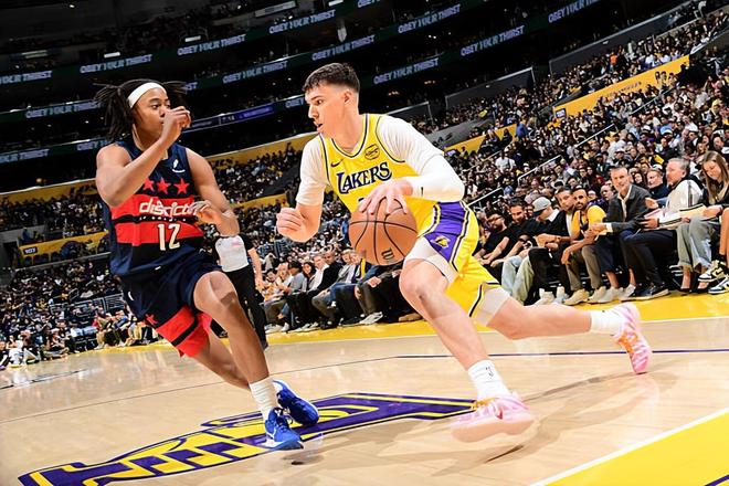 湖人轻取奇才三连胜 拉拉维亚防守亮眼助球队取