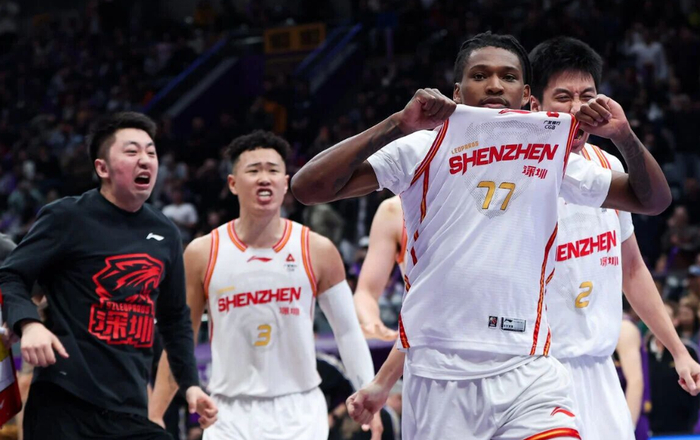 深圳男篮冲击总决赛 面临季后赛经验短板挑战