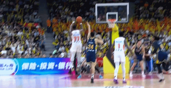 福建男篮历史性逆转广东男篮 皮特森39+6+7助球队