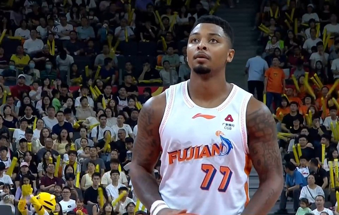 福建男篮历史性逆转广东男篮 皮特森39+6+7助球队