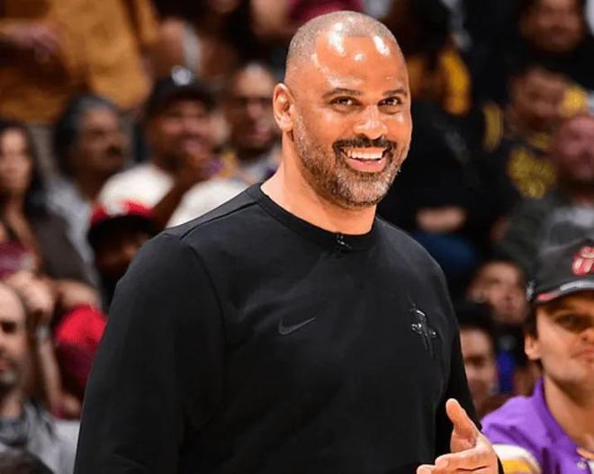 火箭主帅乌度卡战术失误致败 湖人包夹策略成关