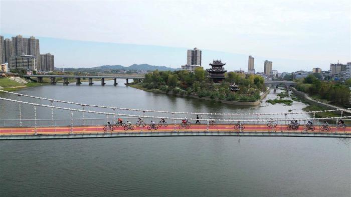 黄冈浠水站多彩旅游路自行车联赛10月27日鸣枪